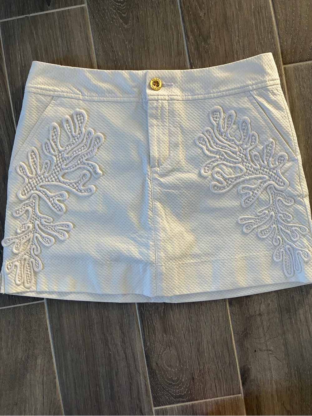 Lilly Pulitzer Nicki White Textured Applique Skort Size 4